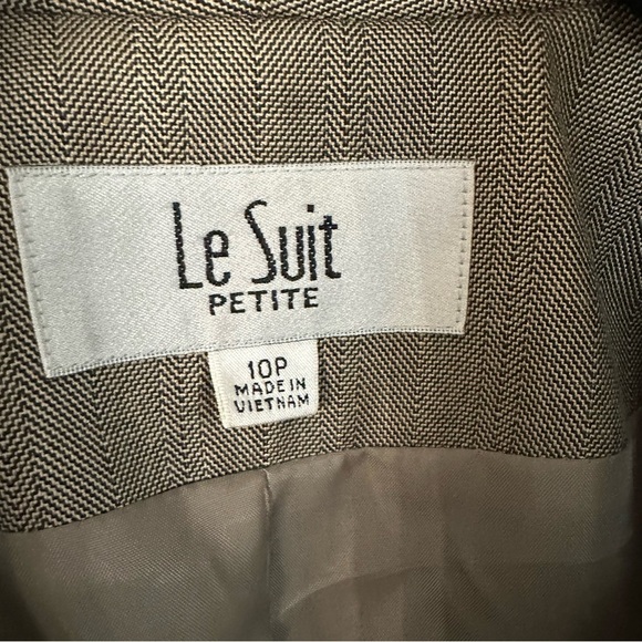 Le Suit Petite Women’s Long Sleeve 2-Button Tan Blazer Suit Jacket Size 10P GUC - Picture 6 of 8